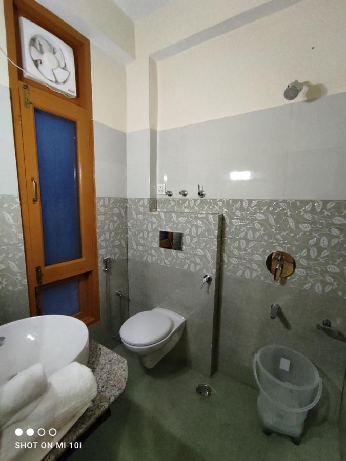 Hotel Cozy Haven Манди Экстерьер фото