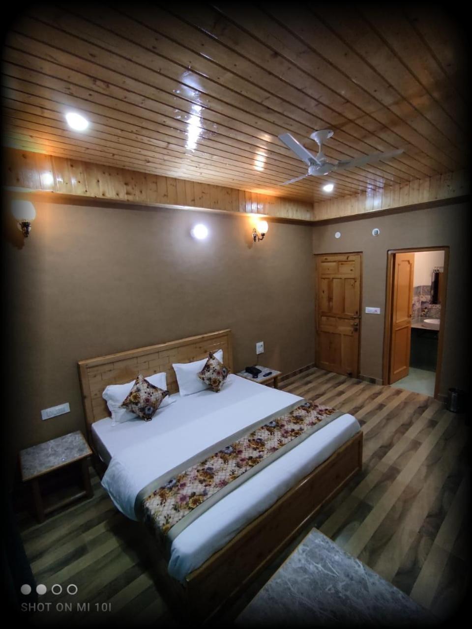Hotel Cozy Haven Манди Экстерьер фото