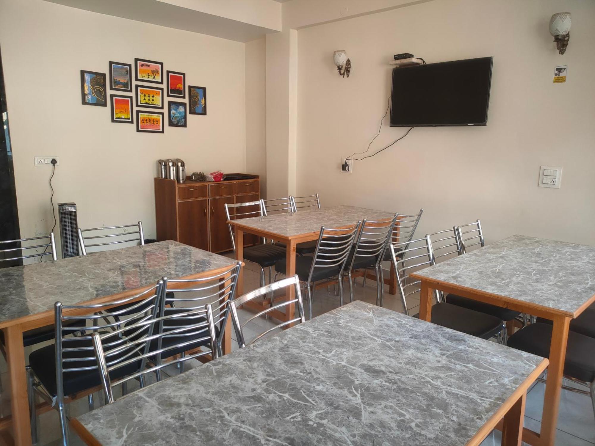 Hotel Cozy Haven Манди Экстерьер фото